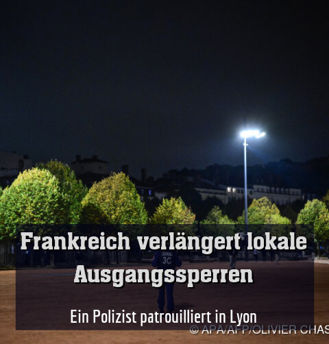 Ein Polizist patrouilliert in Lyon