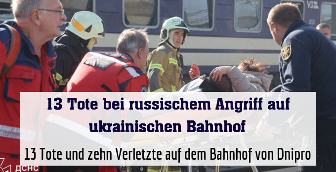 Rettungskräfte im Einsatz auf dem Bahnsteig