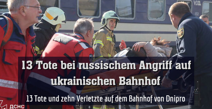 Rettungskräfte im Einsatz auf dem Bahnsteig