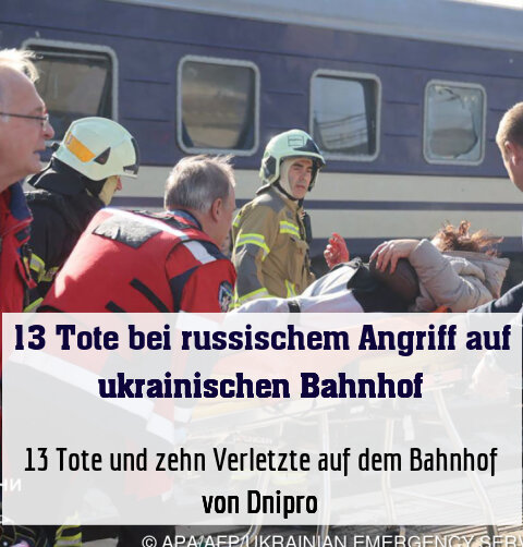 Rettungskräfte im Einsatz auf dem Bahnsteig