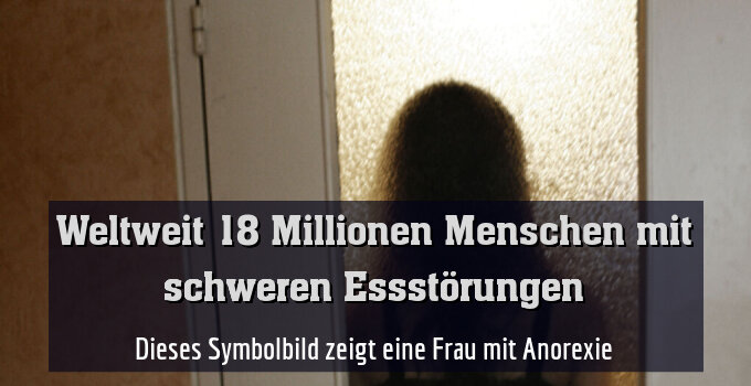 Dieses Symbolbild zeigt eine Frau mit Anorexie