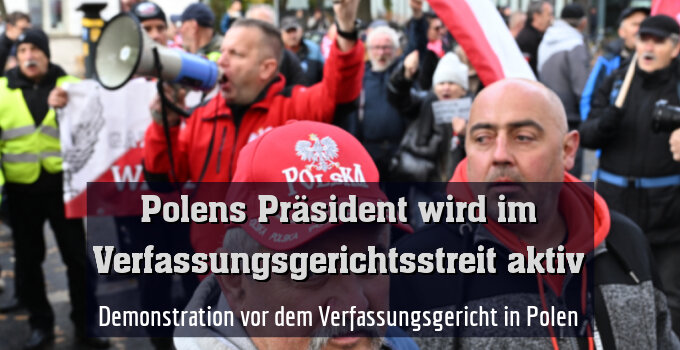 Demonstranten vor dem Verfassungsgericht in Polen