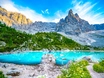 Peinlich: Influencerin taucht in den Sorapissee – VIDEO