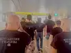 Mit SS-Totenkopf-T-Shirts auf Kontrollgang durch Bologna