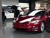 Tesla: Gewinn bricht ein – Video