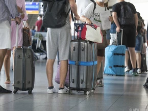 Wird Handgepäck im Flugzeug bald kostenlos?