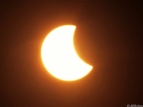 Sonnenfinsternis über den Dolomiten