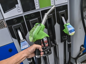 Straße von Hormus: Italien droht kein Ölmangel - Sprit steigt trotzdem