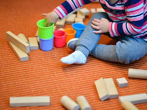 Diebe stehlen Geräte mit Kinderfotos