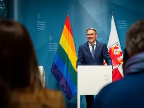 Land setzt Zeichen gegen Homophobie