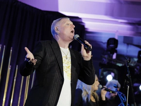 Erasure-Sänger Andy Bell nach jeder Tournee “ziemlich faul”