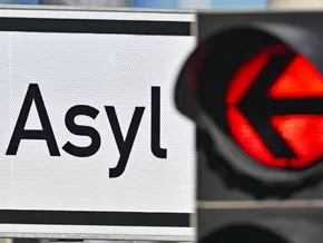 Asylzahlen gingen bis April um mehr als ein Drittel zurück