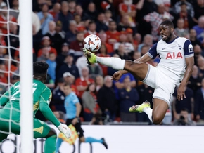 “Bedeutet mir alles”: Danso jubelt über Europa-League-Titel