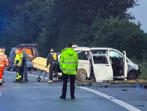 Drei Unfalltote auf Autobahn bei Koblenz in Deutschland