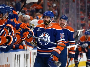 Edmonton und Carolina in NHL vor Halbfinaleinzug