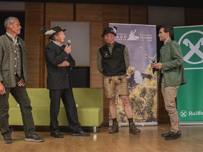 Klausner Jäger bekommen Wild- und Naturschutzpreis „Goldene Auerhenne“