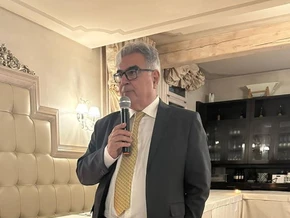 „Gib der ‚Kleinen‘ einen Rabatt, lass sie nur 90 bezahlen“