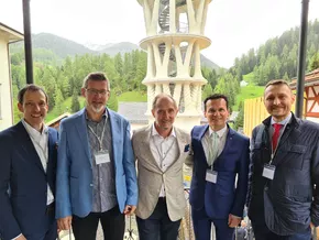 Ladinische Delegation besucht Kulturprojekt in Graubünden