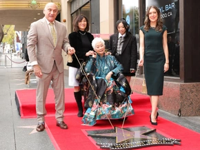 Altersrekord: 98-jährige Lisa Lu mit Hollywood-Stern geehrt