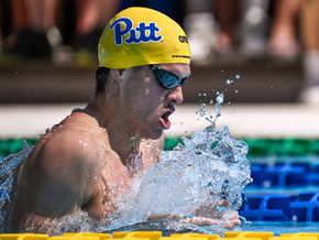 Thomas Ceccon siegt mit Meetingrekord über 100 m Rücken