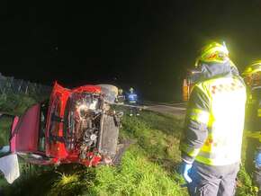 Autolenker verliert die Kontrolle über sein Fahrzeug