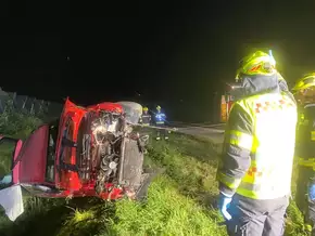 Autolenker verliert die Kontrolle über sein Fahrzeug