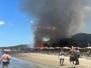 Flammenmeer: Urlaubs-Horror am Toskana Strand