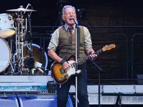 Metallteil fiel bei Springsteen-Konzert von der Decke