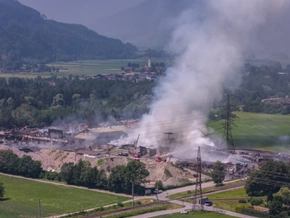 Feuer in Tiroler Müllrecyclingfirma unter Kontrolle gebracht