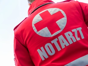 Frau stürzt in Vorarlberg und gerät unter Zug