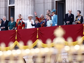 Geburtstagsparade für König Charles mit Trauerflor