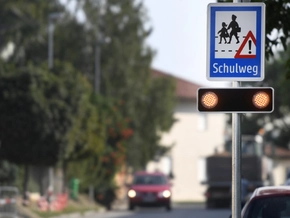 Schulkind in Tirol von Lkw teilweise überrollt und verletzt