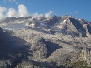 Marmolada: Schutztücher sollen Dolomiten-Gletscher bewahren