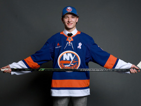 Verteidiger Schaefer als Erster im NHL-Draft ausgewählt