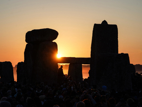 Feier der Sonnenwende am Steinkreis von Stonehenge