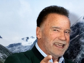“Hier spricht Arnold”: Schwarzenegger überrascht Öffi-Nutzer
