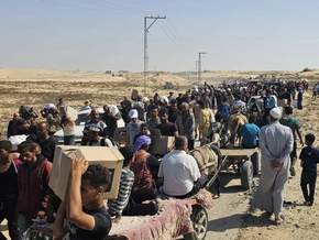 Stiftung verteilt Gaza-Hilfsgüter erstmals direkt mit Lkw