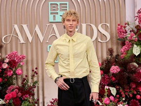 Machine Gun Kelly verrät den Namen seiner Tochter
