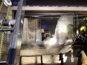 Brand eines Sofas auf dem Balkon