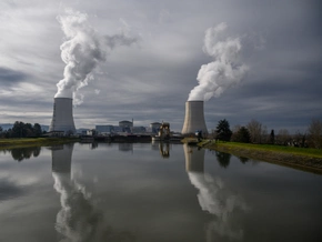 Wegen Hitze gedrosselte Atomkraftwerke treiben Strompreise