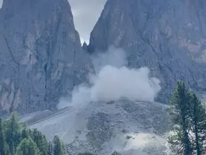 Mure in den Dolomiten rollt auf Tal zu – VIDEO