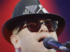 Elton John feierte 35. Alkohol-“Abstinenzgeburtstag”