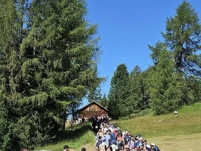 Dolomiten von Touristen überströmt – VIDEO