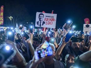 Demo gegen İmamoğlu-Absetzung vor 100 Tagen in Istanbul