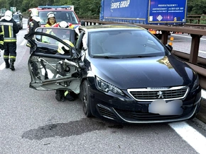 Brennerautobahn: Pkw prallt gegen Leitplanke