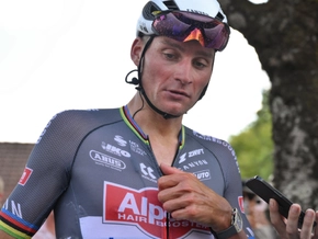 Ausreißer Van der Poel wenige Meter vor dem Ziel gestellt