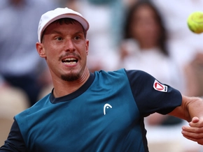 Misolic bei Tennisturnier in Båstad nach Fight weiter