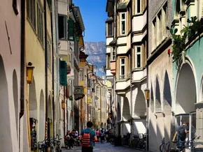 Land kauft Gebäude in Meran und richtet darin Haus der Kunst ein