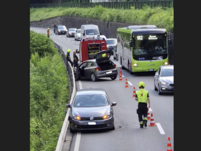 Unfall auf Brennerstaatsstraße sorgt für Schreckmoment