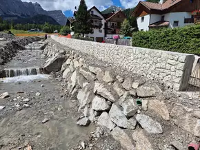 Erhöhter Hochwasserschutz in Campill nach Murenabgang